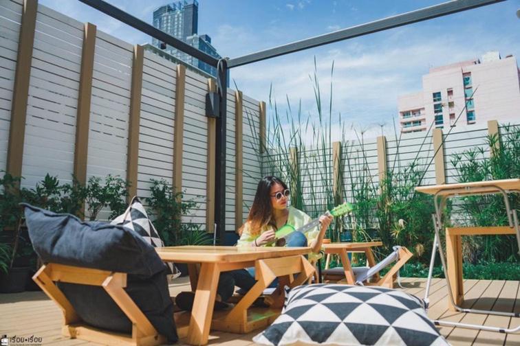 Kinnon Deluxe Hostel Coworking Cafe Bangkok Exterior photo