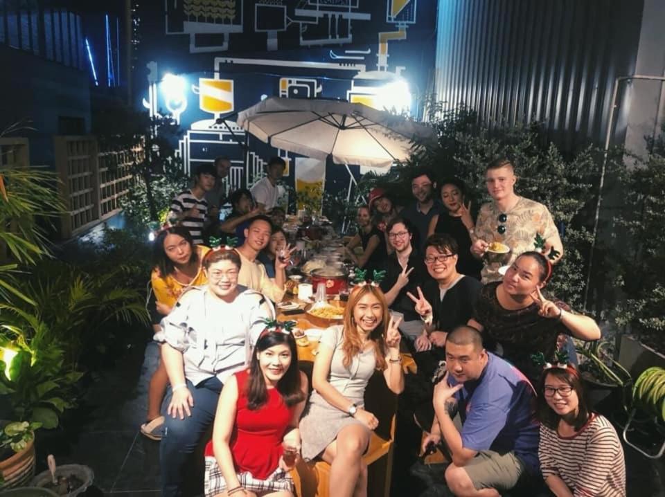 Kinnon Deluxe Hostel Coworking Cafe Bangkok Exterior photo